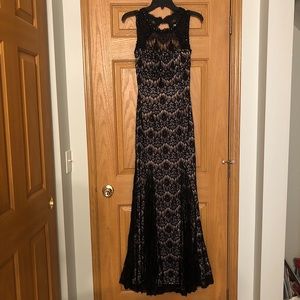 BETSY & ADAM Black Dress